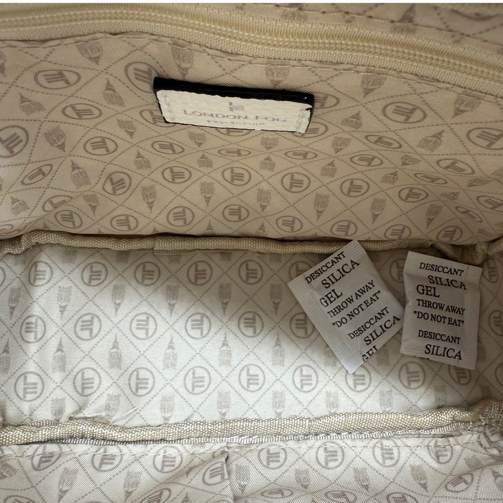 London Fog Jane Camera Crossbody Bag White Faux Leather Adjustable Strap NWT - Picture 7 of 11